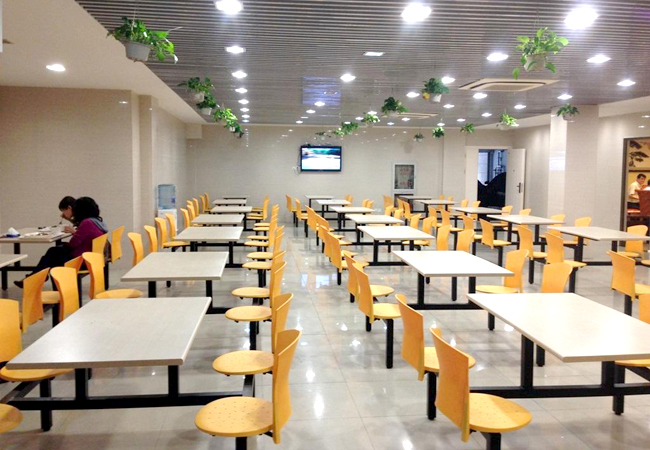 承包食堂的经营模式与管理策略